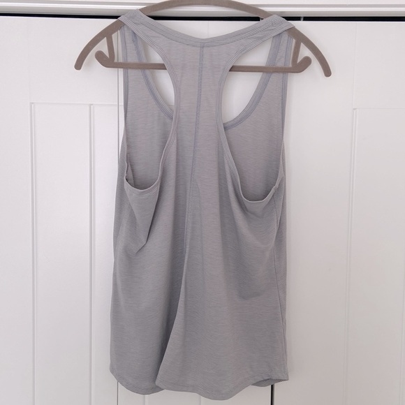 UNDER ARMOUR Threadborne Women’s Running Tank - Picture 5 of 5